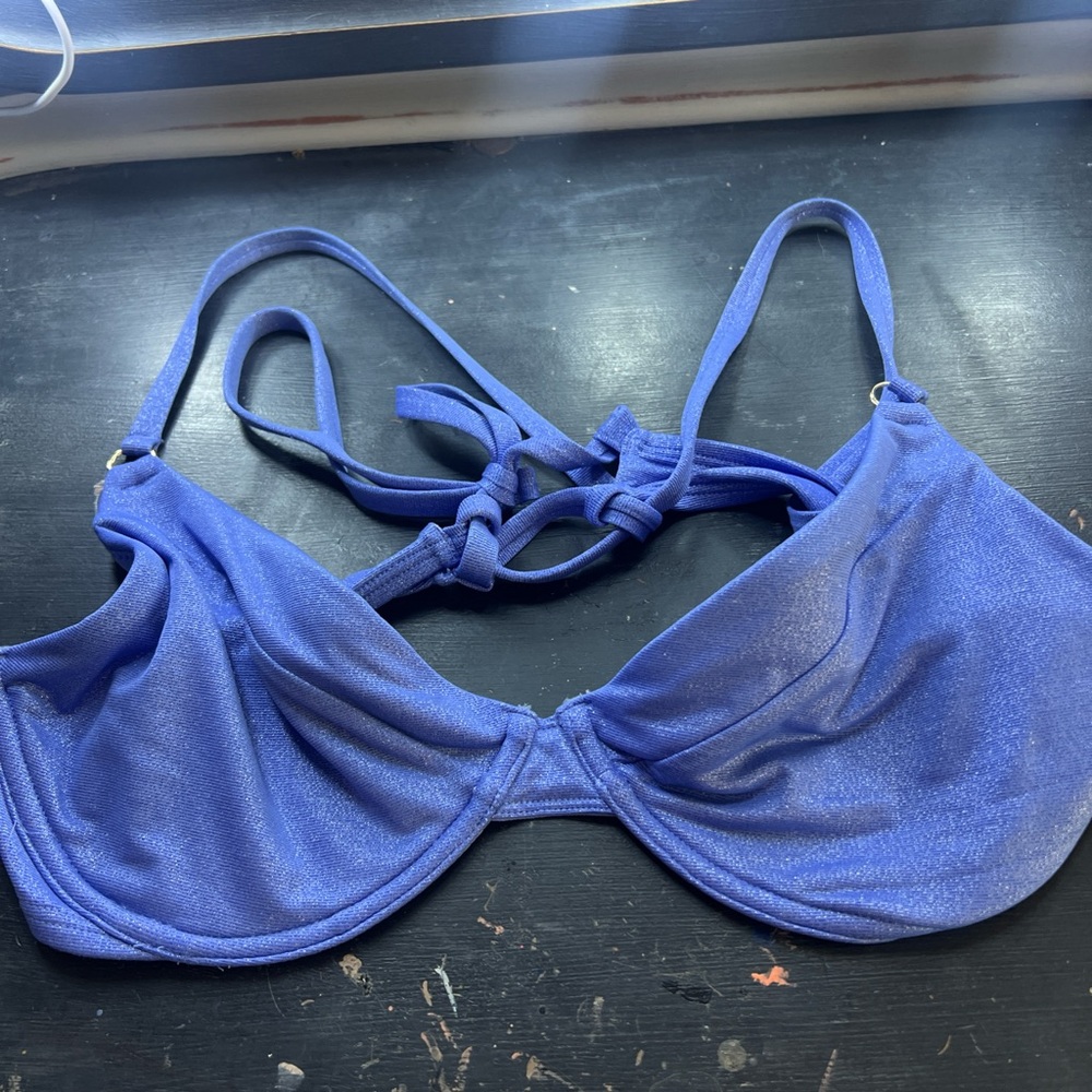 Hollister Blue T-Shirt Bra with Seamless Design